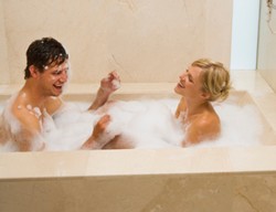 Pentingnya Membersihkan Diri Sebelum Bercinta