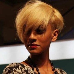 Kepala Kimmy Jayanti Benjol Gara-gara Dipukul Botol