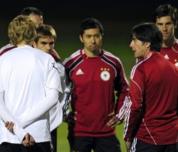 Der Panzer Menang Tipis 2-1 