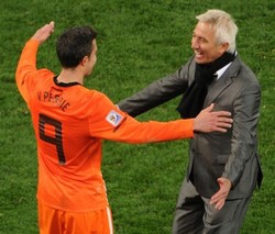 Sambutlah Belanda ala Van Marwijk!