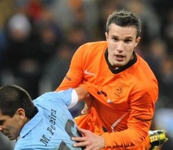 Van Persie Tunggu Jerman di Final