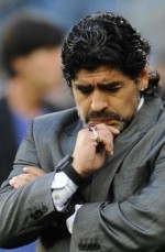 Argentina Tak Akan Pecat Maradona
