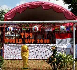 TPS World Cup untuk Tarik Pemilih