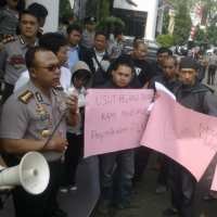 Kantor Biro Bandung Dijaga Polisi Tiga Hari