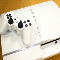 PS3 Putih dan Berkapasitas 320 GB Hadir Akhir Juli
