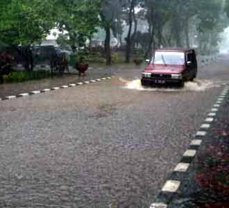 Kawasan Gedung DPR Kebanjiran