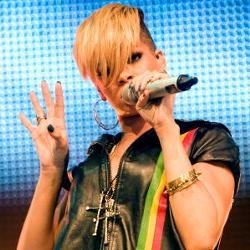 Konser Rihanna Batal Gara-gara Tak Laku?