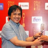 Operator dan Ponsel Terbaik Pilihan Pembaca