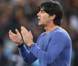 Loew Belum Mau Bicara Masa Depannya