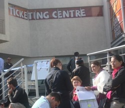 Fans Masih Buru Tiket Final