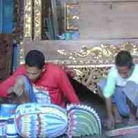 Diburu Wisatawan, Omzet Pengusaha Barang Antik Miliaran