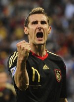 Klose Tak Pikirkan Rekor