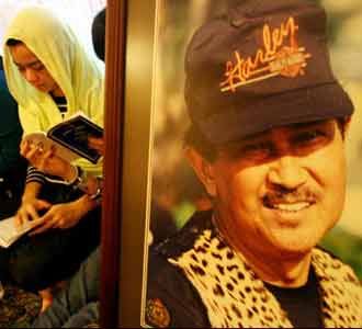 Herman Sarens Meninggal Dunia