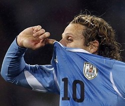 Forlan: Finis Keempat Spektakuler