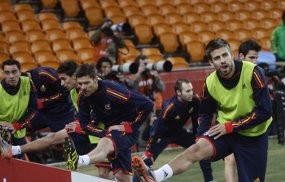 Belanda Terbuka, Spanyol Sembunyi-sembunyi