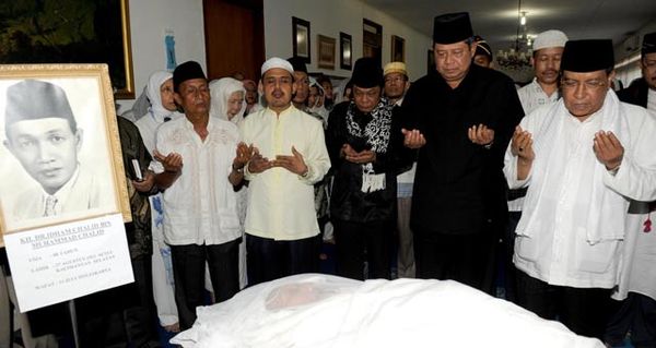 SBY Melayat KH Idham Chalid