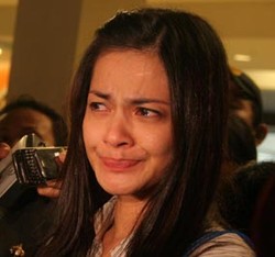 Suami Bangga Cut Tari Akui Video Porno