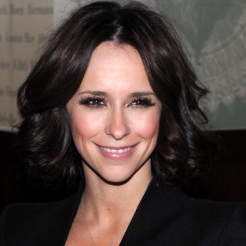 Jennifer Love Hewitt Terobsesi Punya Bayi