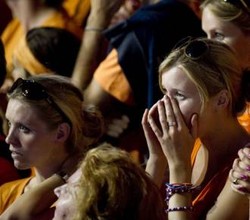 Ragam Reaksi Kalah Fans Oranye