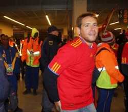 Kelamaan Berpesta, Fans Spanyol Diusir