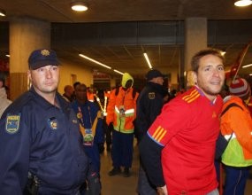 Kelamaan Berpesta, Fans Spanyol Diusir
