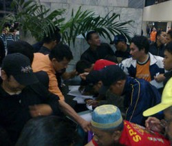 Berburu Hadiah Nonbar di DPR RI