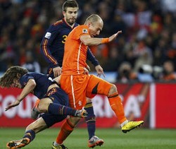 Robben: Puyol Harusnya Dikartu Merah