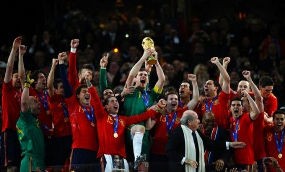 Hadiah Spanyol untuk Sepakbola Indah