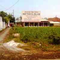 Dikunjungi Hingga Dini Hari, Pemilik Ponpes Miftahul Islam Diserbu