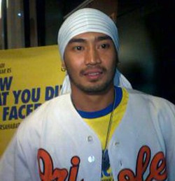 Yama Carlos Tak Kesulitan Jadi Biseks