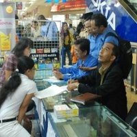 Razia Ponsel BM Tak Berhenti di Roxy Mas