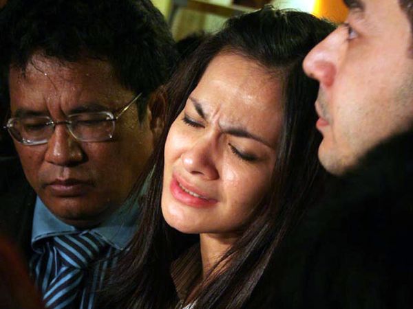 Cut Tari Menangis Lagi