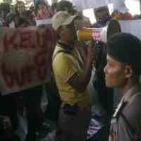 Karyawan Sinar Supermarket Bintoro Kembali Berdemo