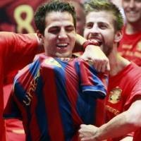 Kok Pakai Baju Barca, Cesc?