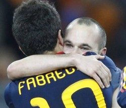 Iniesta Ingin Fabregas ke Barca