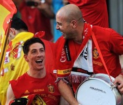 Ucapan Selamat Hodgson untuk Torres & Reina