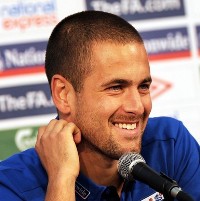 Redknapp Yakin Dapatkan Joe Cole