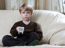 Dampak Negatif Televisi Bagi Si Kecil