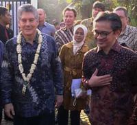 Stephen Smith Resmikan Madrasah
