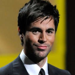 Spanyol Juara Piala Dunia, Enrique Iglesias Siap Main Ski Sambil Bugil
