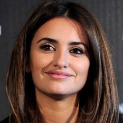 Dinikahi Javier Bardem, Penelope Cruz Digosipkan Hamil