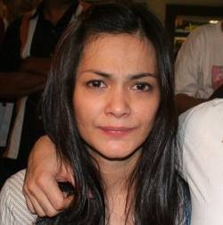 Cut Tari Tak Mau Jadi Korban Luna Maya