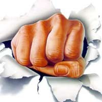 Tiga Pekerja Diskotik Dihajar 13 Pria