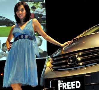 Honda Freed Serba Otomatis