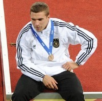 Milan: Jual Huntelaar, Beli Podolski