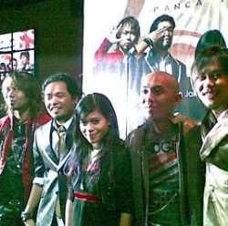 Ditinggal Vokalis, Cokelat Berkaca dari Sukses Dewa 19