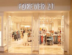 Rilis Baju Hamil Remaja, Forever 21 Picu Kontroversi