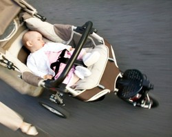 Tips Memilih Kereta Dorong Bayi Yang Benar