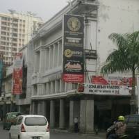 Caesars Bandung Ogah Turunkan Papan Nama