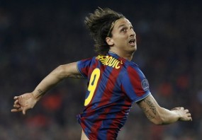 Ibra Tetap di Camp Nou